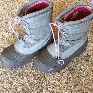 Youth snow winter boots North Face size 4
